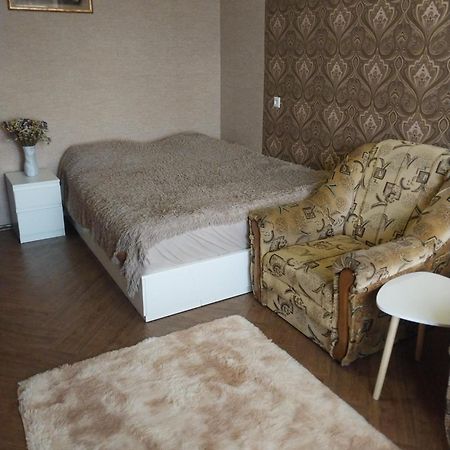 2-Х Комнатная Квартира Korosten Εξωτερικό φωτογραφία